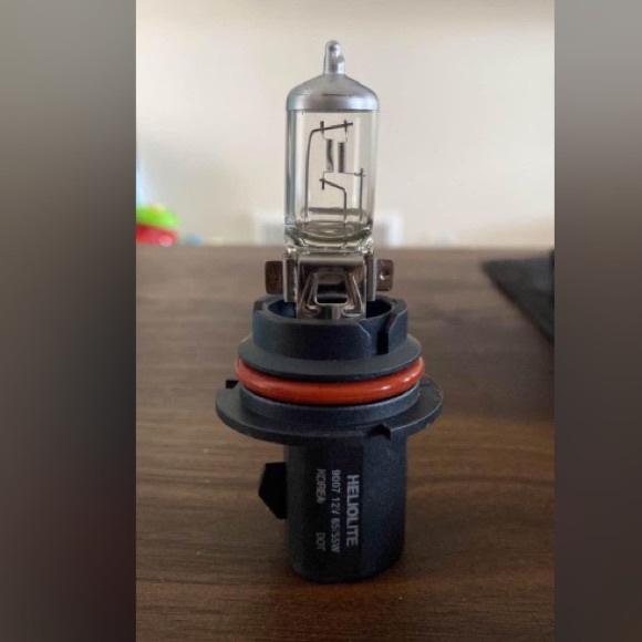 9007 Halogen Headlight Bulbs (Hi-Low Beam) - Picture 1 of 2